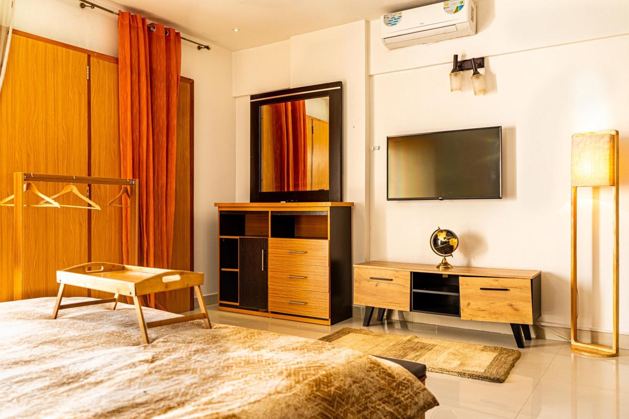 Chambres Meublees Avenue Cheikh Anta Diop Dakar Bagian luar foto