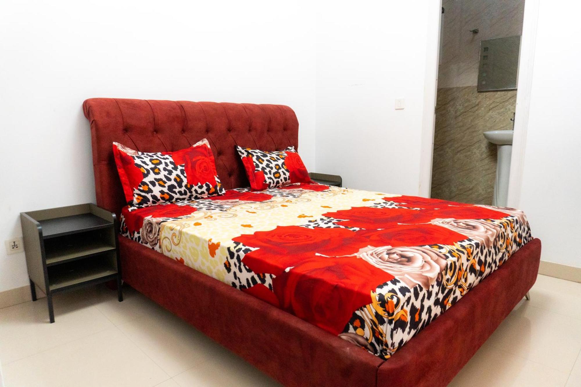 Chambres Meublees Avenue Cheikh Anta Diop Dakar Bagian luar foto