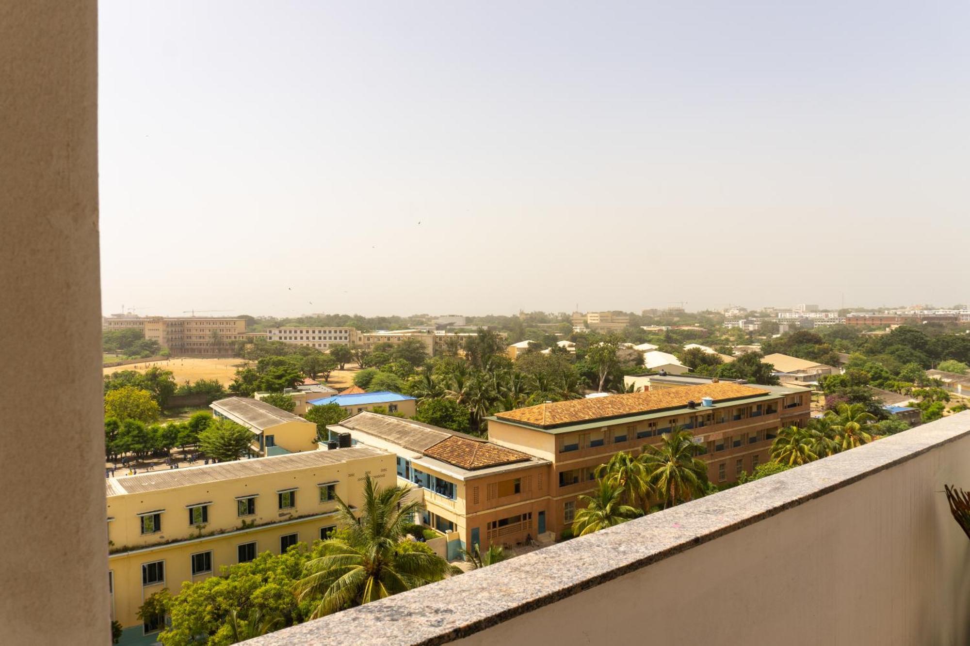 Chambres Meublees Avenue Cheikh Anta Diop Dakar Bagian luar foto